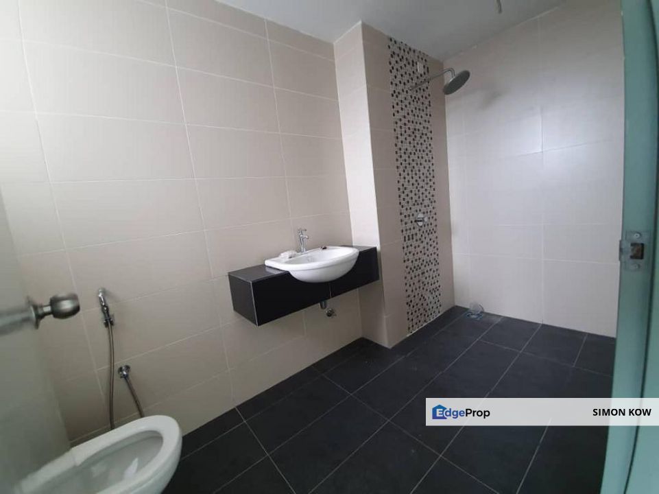 Palace Court, Kuchai Lama, Kuala Lumpur For Sale. 3rooms 2baths, 1313sqft, facing happy garden, high floor, Kuala Lumpur, Kuchai Lama