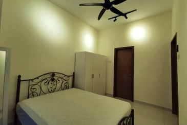 Royal Regent Sri Putramas III