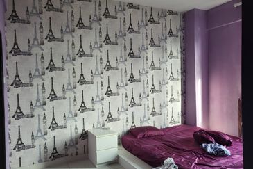 Royal Regent Sri Putramas III