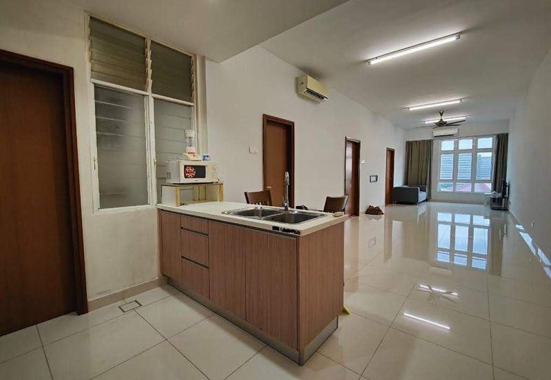 Royal Regent Sri Putramas III