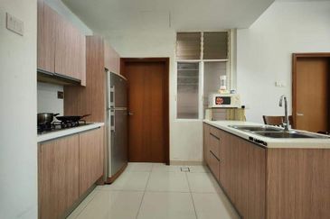 Royal Regent Sri Putramas III