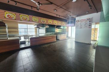 Midfields Square Shop Office