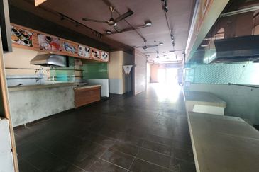 Midfields Square Shop Office