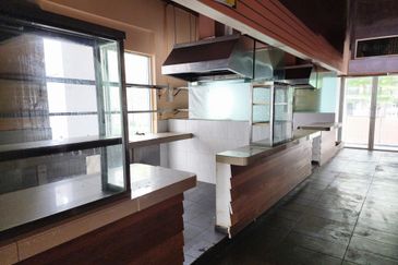 Midfields Square Shop Office