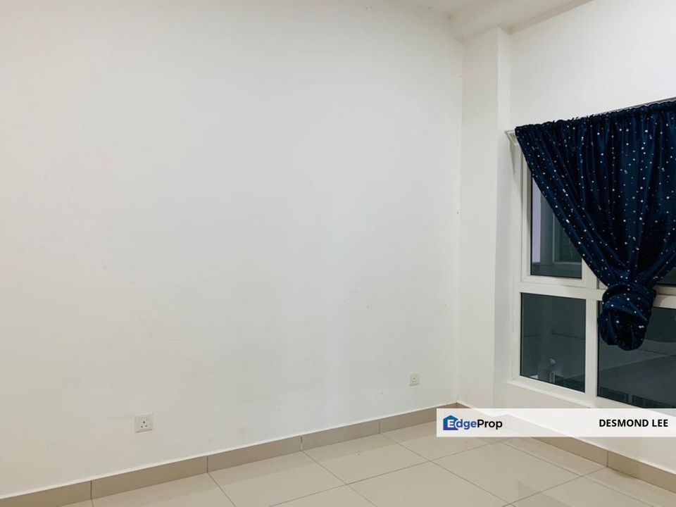 Season Apartment @ Larkin 2 Bedroom For Sale Partial Furnish , Johor, Johor Bahru