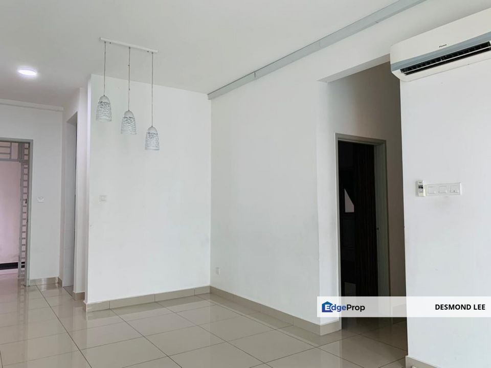 Season Apartment @ Larkin 2 Bedroom For Sale Partial Furnish , Johor, Johor Bahru