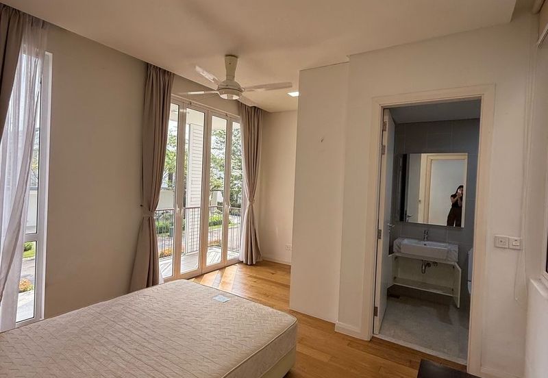 Emerald Bay @ Puteri harbour