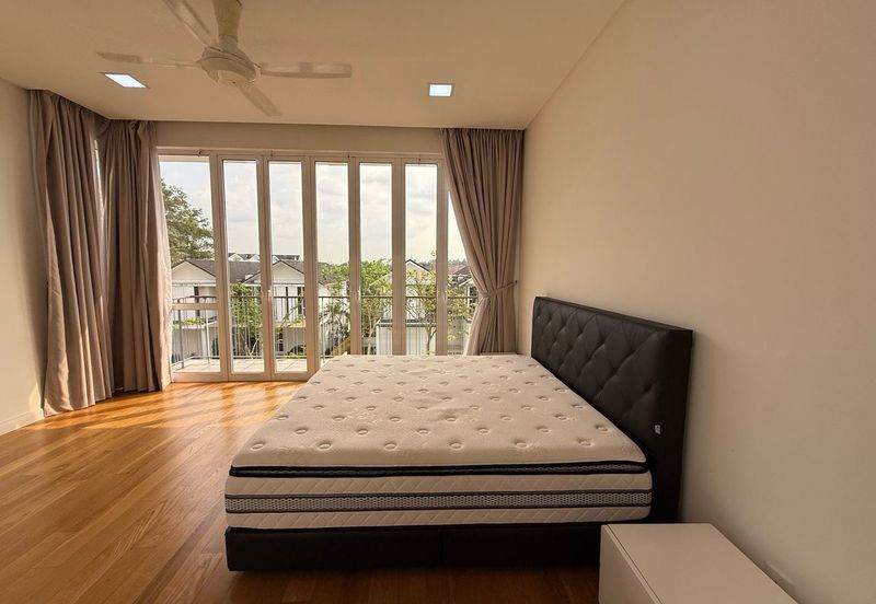 Emerald Bay @ Puteri harbour