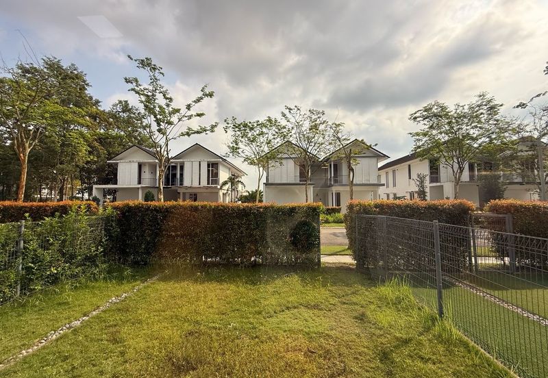 Emerald Bay @ Puteri harbour