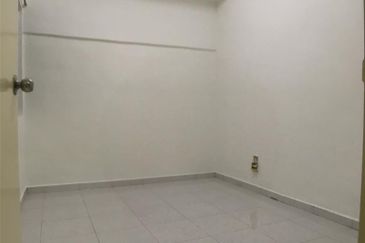 Vista Apartment, Damansara Damai