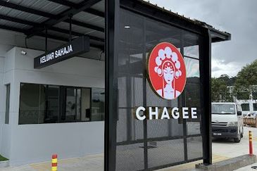 1 acre Agriculture land facing main road for rent, beside petron station Bandar Ainsdale