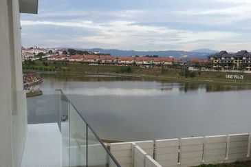 Bandar Tun Hussein Onn