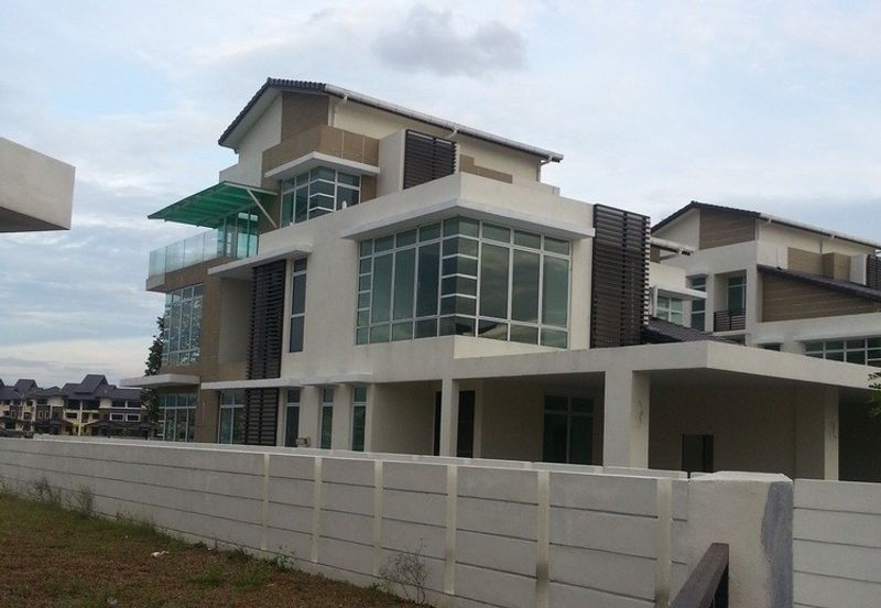 Bandar Tun Hussein Onn