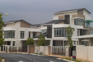 Bandar Tun Hussein Onn