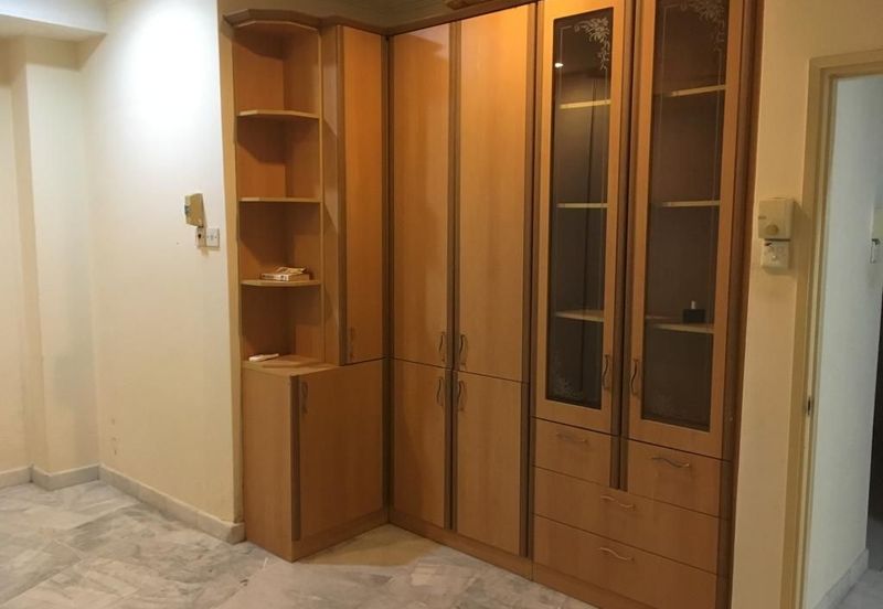 SL 4, Bandar Sungai Long