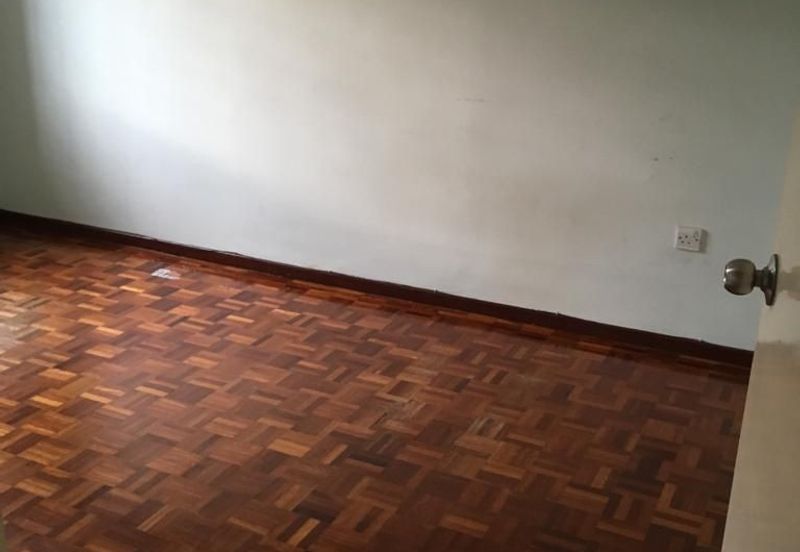 SL 4, Bandar Sungai Long