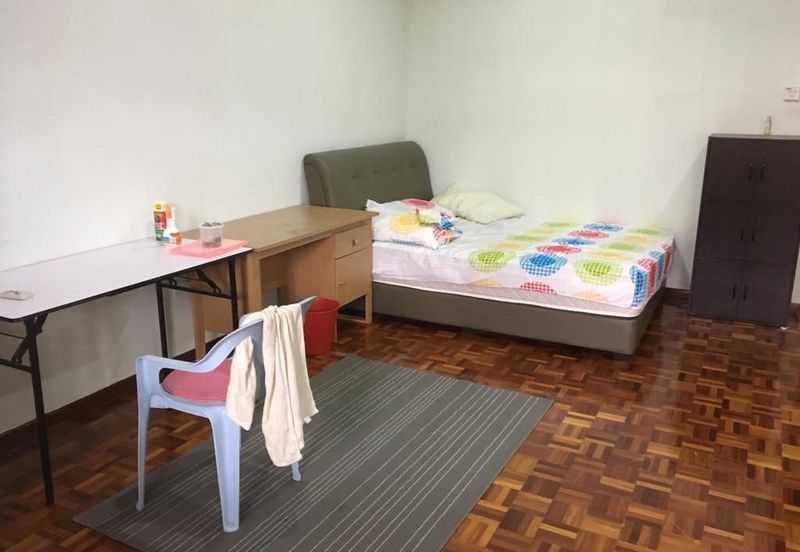 SL 4, Bandar Sungai Long