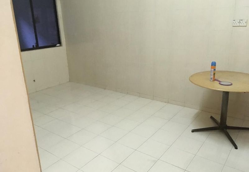 SL 4, Bandar Sungai Long