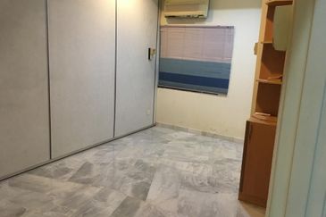 SL 4, Bandar Sungai Long