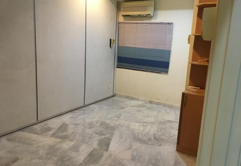 SL 4, Bandar Sungai Long