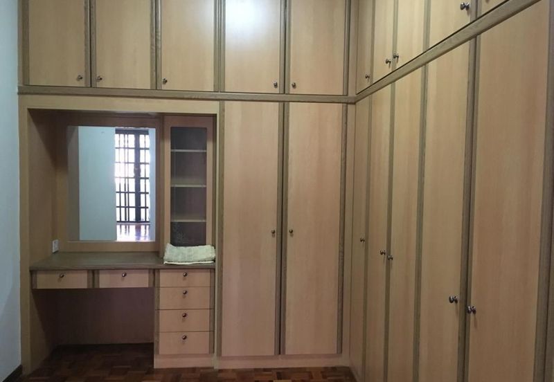 SL 4, Bandar Sungai Long