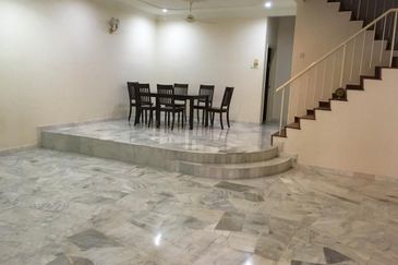 SL 4, Bandar Sungai Long