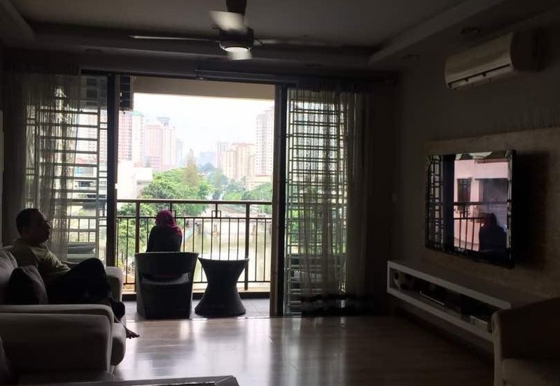 Rivercity Condominium