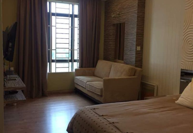 Rivercity Condominium