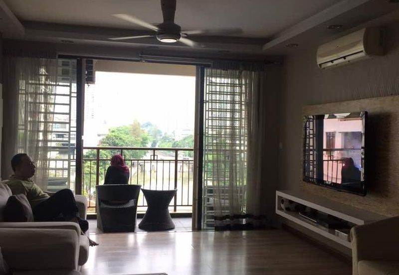 Rivercity Condominium