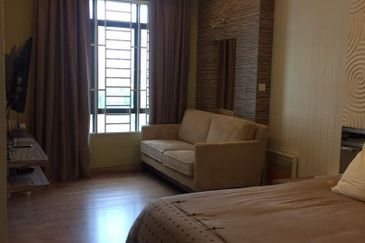 Rivercity Condominium