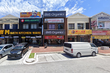 2sty Shop lot facing main road in jalan alam damai 1, cheras, kuala lumpur