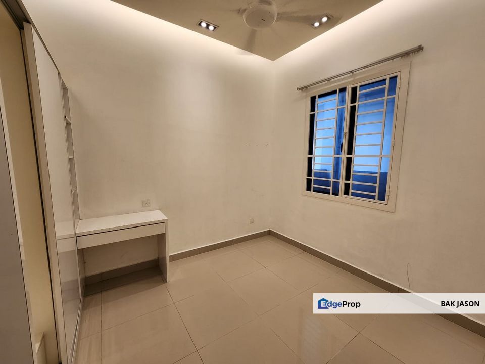 3b2b Full renovation furnished condo only 400k, Selangor, Seri Kembangan