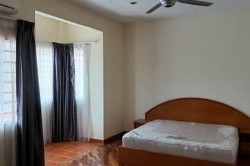 Bandar puteri puchong 12, mountaintop landed house