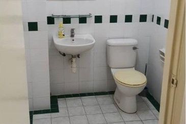 Bandar puteri puchong 12, mountaintop landed house