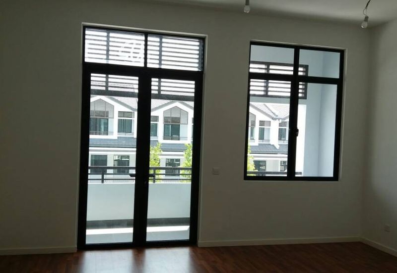 Cradleton @ Eco Majestic