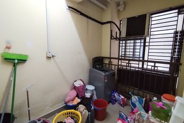 Rivercity Condominium