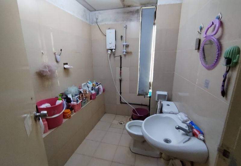 Rivercity Condominium