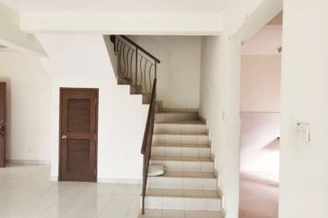 Taman Villa impiana, pelangi semenyih, behind Tesco lotus semenyih