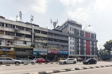 Jalan Loke Yew