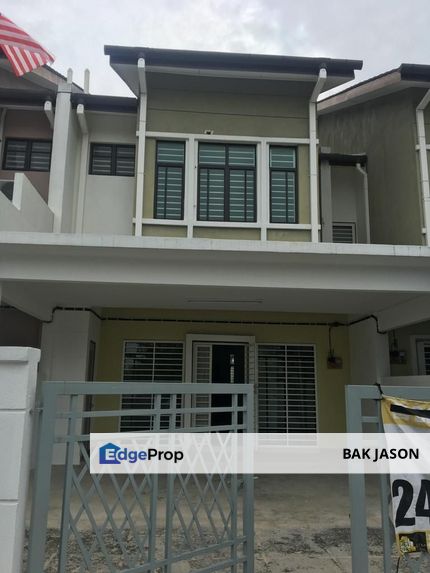 Taman Puncak Saujana link house facing empty land. Extra Parking, Selangor, Kajang
