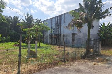 taman arawana, 1 acre agriculture land come with ready infrastructure water, iwk, electricity