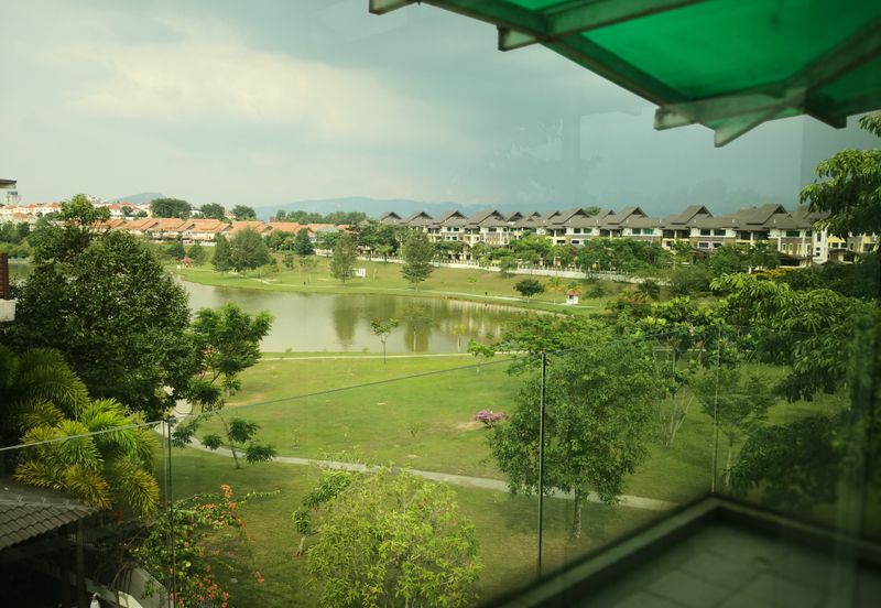 Avenue 6, Bandar Tun Hussein Onn