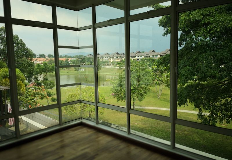 Avenue 6, Bandar Tun Hussein Onn