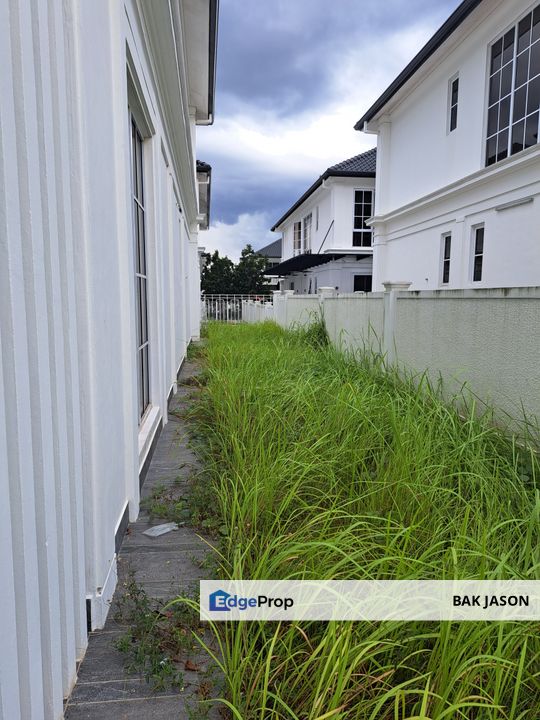 stoneridge bungalow below market price, Selangor, Semenyih