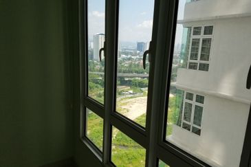 Royal Regent Sri Putramas III