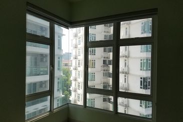 Royal Regent Sri Putramas III