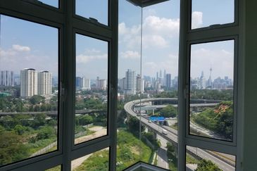 Royal Regent Sri Putramas III