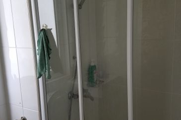 Royal Regent Sri Putramas III