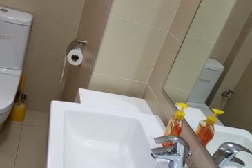 Royal Regent Sri Putramas III