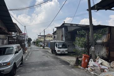 Kampung Cempaka, PJU 1/13, Petaling Jaya